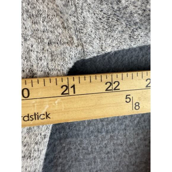 Evereve Cozy Gray Ribbed V Neck Women's Sweater Sz Small Gray - Picture 6 of 11